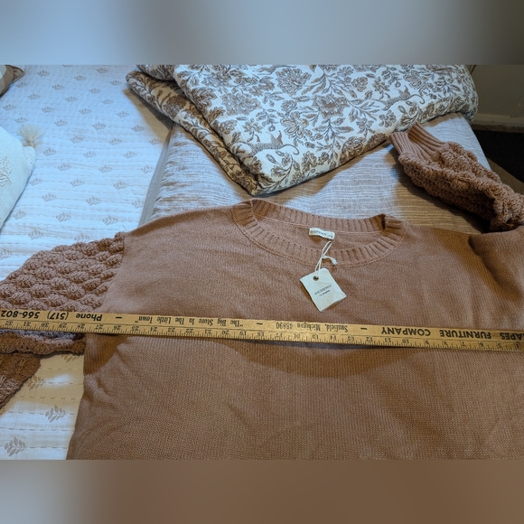 And the why pink bubble sleeve sweater - Picture 6 of 11